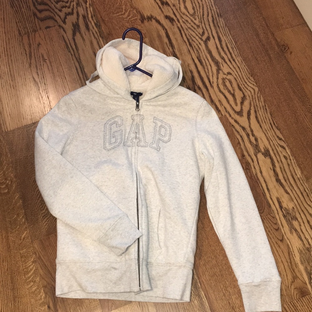 ⭕️SOLD⭕️Gap zip-up hoodie- never worn